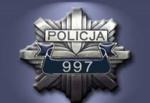 Pijany mężczyzna leżał na chodniku, pomogli mu policjanci