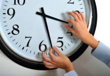 Uwaga ! W niedzielę będziemy spali krócej