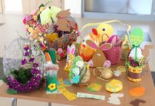 Warsztaty wielkanocnych ozdób w MBP