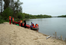 Kilkadziesiąt worków śmieci zebranych przez OSP Stalowa Wola podczas sprzątania Sanu