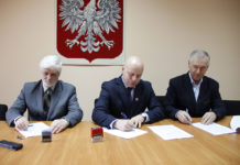 Podpisanie umowy i przekazanie placu budowy na rozbudowę drogi powiatowej ul. Sopockiej w Nisku