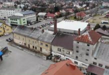 Budynek po zakładach drzewnych w Nisku musi poczekać – złożone oferty przewyższają budżet