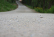 Plac pod budowę drogi do terenów inwestycyjnych w Nowosielcu został już przekazany