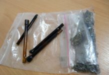 Narkotyki schował pod tapicerką fotela bmw