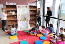 Kukiełki i zabawa w teatrzyk