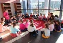 Kreatywnie i wesoło z puzzlami i drewnianymi kukiełkami