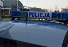 Mercedes zderzył się z pojazdem ciężarowym