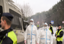 Mimo zakazu odwiedzili kolegę