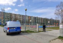 Policjanci sprawdzali jak mieszkańcy Stalowej Woli stosują się do wprowadzonych ograniczeń