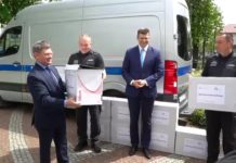 Przekazanie maseczek ochronnych dla Gminy i Miasta Nisko przez Zakład Karny w Rzeszowie