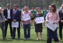 Minister Sportu wręczyła bony klubom sportowym