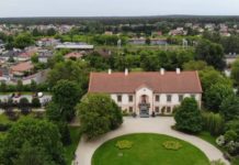 Patriotyczne śpiewanie w muzeum