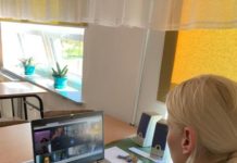 Policjantka rozmawiała z uczniami o cyberzagrożeniach