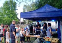 Rozpoczęcie wakacji ze stalowowolską policją