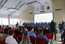 Nauczyciele i uczniowie nagrodzeni