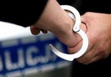 Włamali się do dwóch sklepów