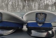 Podziękowania dla policjantów ruchu drogowego za życzliwość i okazaną pomoc