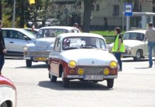 Pojazdy zabytkowe na Placu Piłsudskiego