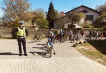 Policjanci przeprowadzili egzamin praktyczny na kartę rowerową