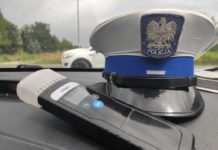 Przekroczył prędkość i był pijany. Zatrzymali go policjanci