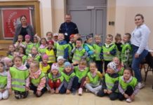 Przedszkolaki z wizytą u policjantów