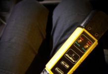 Kierowca forda podjechał do policjantów – był pijany