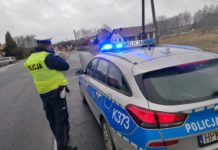 Kierujący ciągnikiem i osobowym seatem starcili uprawnienia