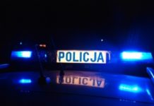 Policjanci pomogli mężczyźnie, który utknął w grzęzawisku