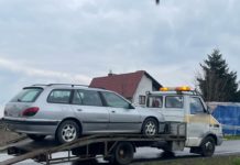 Jechał bez oświetlenia i uprawnień