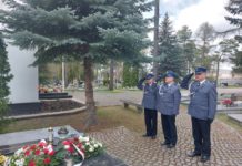 Stalowowolscy policjanci uczcili pamięć ofiar zbrodni katyńskiej