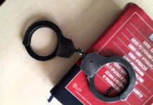 Policyjny dozór i zakaz opuszczania kraju dla agresywnej 28-latki