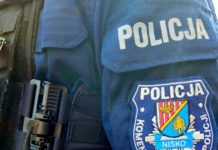 Funkcjonariusze pomogli 63-latkowi