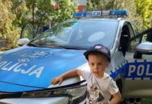 Dzień dziecka ze stalowowolskimi policjantami