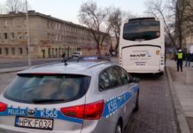 Policyjny punkt kontroli autobusów w Stalowej Woli