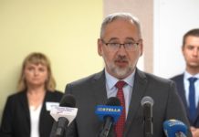 Minister zdrowia Adam Niedzielski na otwarciu 4. piętra w szpitalu