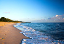 Choroba na urlopie? Gdzie po pomoc – wakacyjny poradnik NFZ