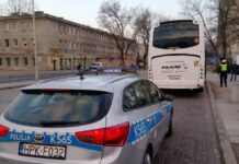 Policyjny punkt kontroli autobusów w Stalowej Woli