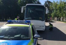 Policyjny punkt kontroli autobusów w Stalowej Woli