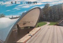 Nieletni odpowiedzą za pomalowanie zadaszenia amfiteatru