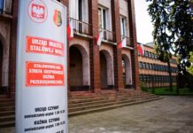 Brunatny dym nad miastem