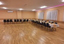 Odnowiono parkiet na sali w Wiejskim Domu Kultury w Rzeczycy Długiej