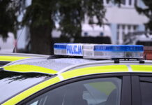 Uciekał przed policjantami, bo kierował pomimo orzeczonego zakazu. Grozi mu kara do 5 lat.