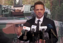 Wizyta Rafała Trzaskowskiego w Hucie Stalowa Wola