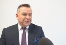 Wójt Marek Stępak z wotum zaufania i absolutorium od Rady Gminy Jeżowe