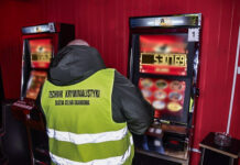 CBŚP i KAS rozbiły grupę hazardową. Dziewięć osób z zarzutami