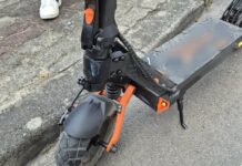 Niebezpieczne zdarzenie z udziałem hulajnogi i osobówki. Apelujemy o ostrożność!