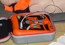 Defibrylatory AED w Stalowej Woli – wiedza, która może uratować życie