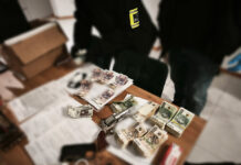 Cyberpolicjanci rozbili grupę przestępczą handlującą narkotykami w sieci