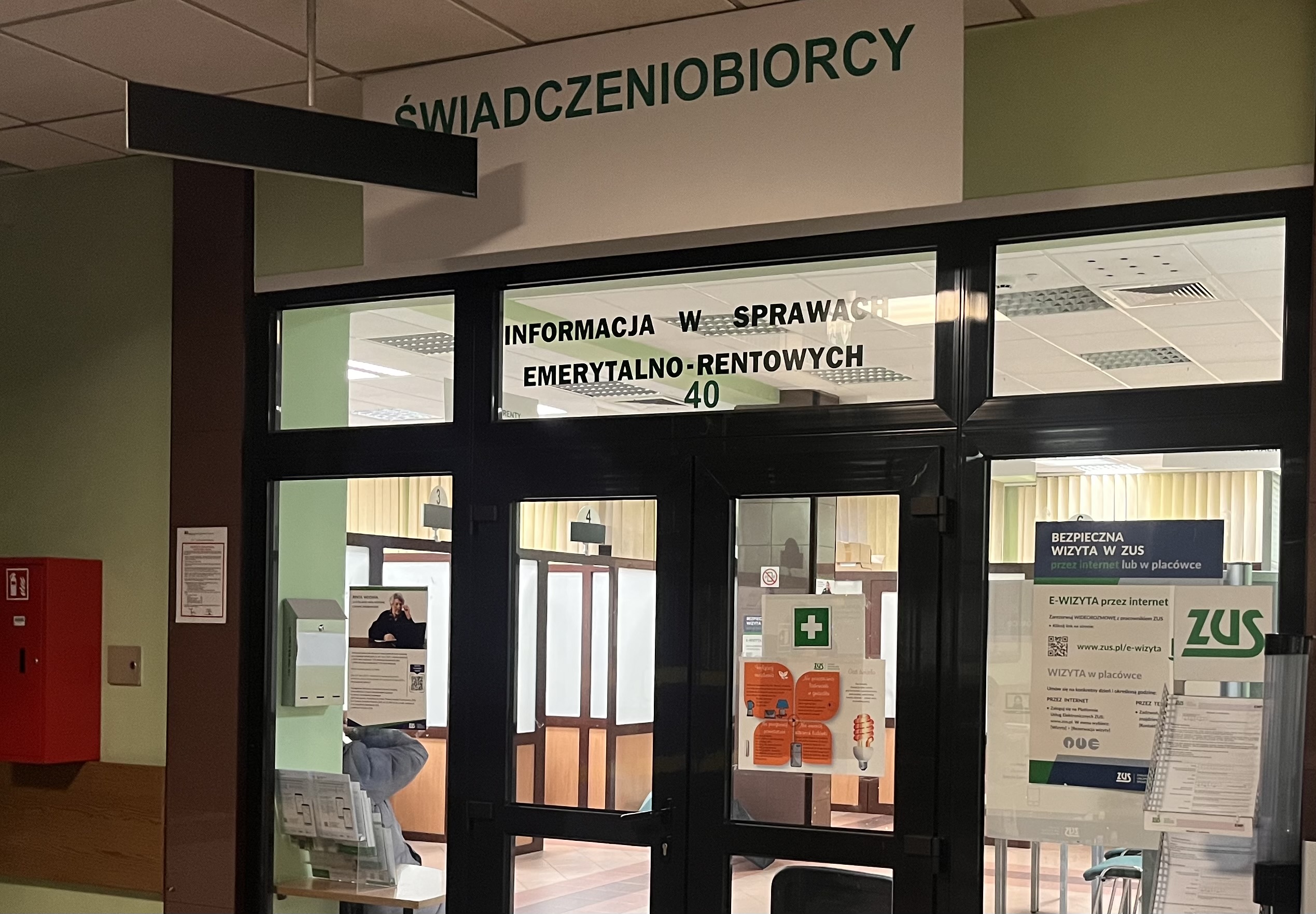 ZUS: od marca emerytury i renty w górę