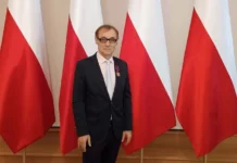 Robert Grudzień ze Złotym Krzyżem Zasługi